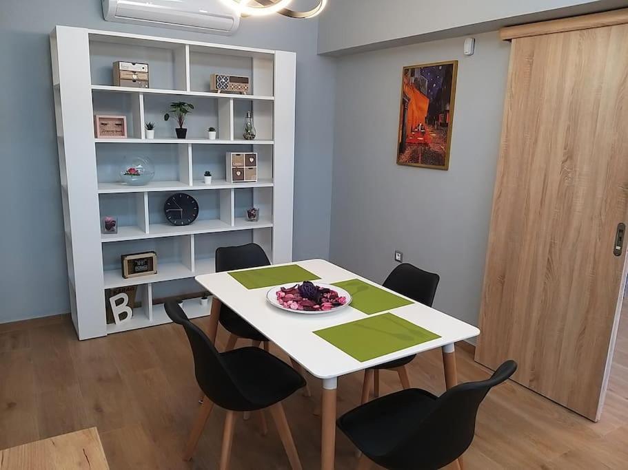 Urban House Aiolou Athen